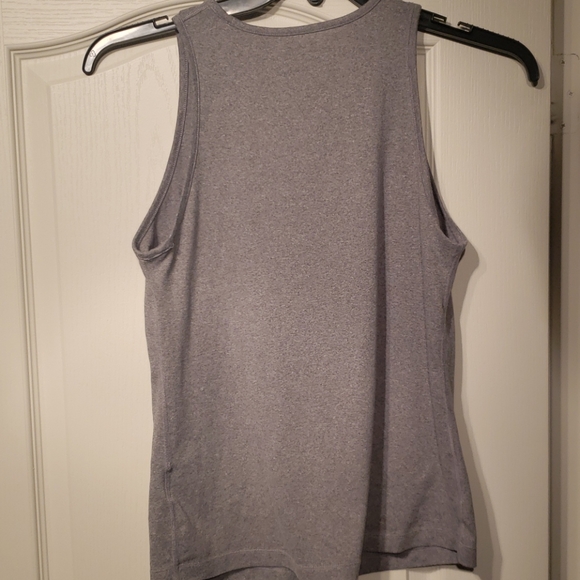 Nike Dri-fit workout top - Picture 4 of 4